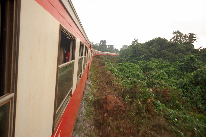 DSC_0456.JPG - Our train from Youande to Ngaoundéré