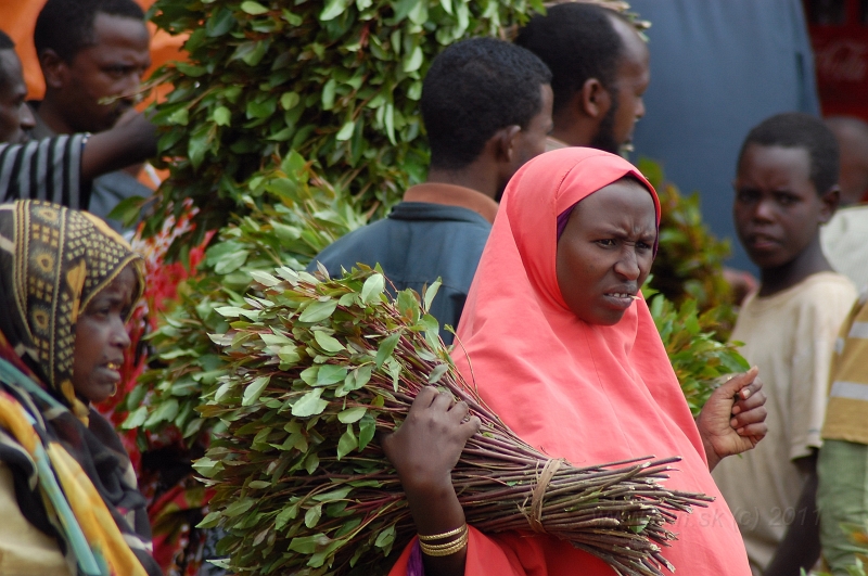 DSC_1985.JPG - Khat market in Didimtu / Khatový trh (droga) v Didimtu