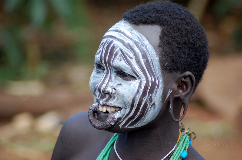 DSC_3081.JPG - Surma woman