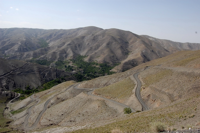 DSC_2698.JPG - mountains near Mashhad