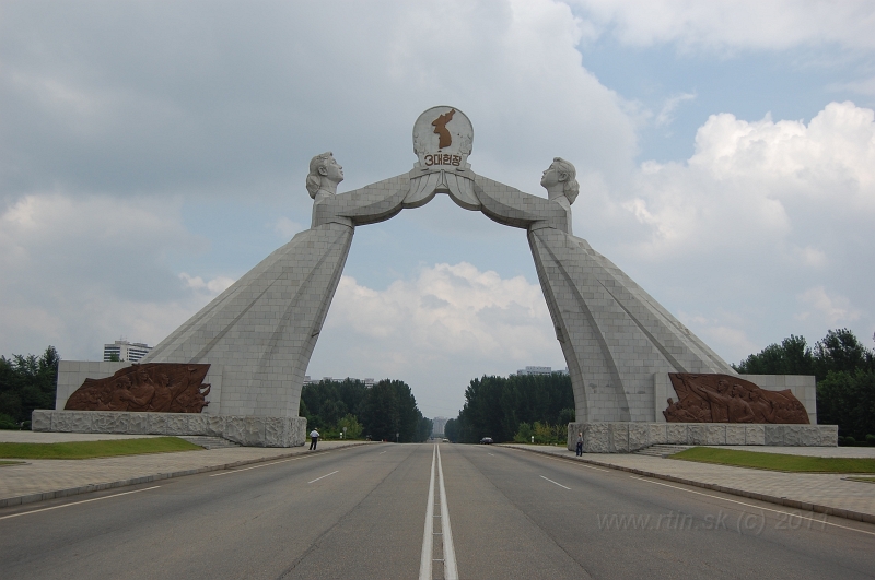 DSC_4460.JPG - near Pyongyang