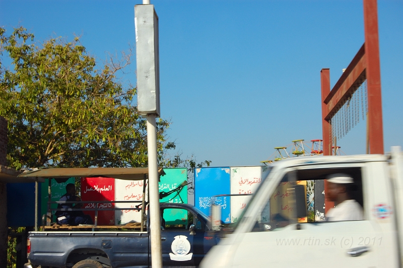 DSC_7098.JPG - checkpoint between Khartoum and Omdurman