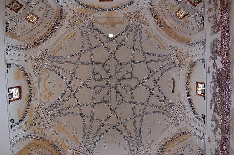 DSC_2296.JPG - Sultan Sanjar mausoleum roof