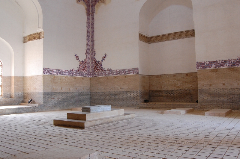 DSC_2300.JPG - Sultan Sanjar Mausoleum interior