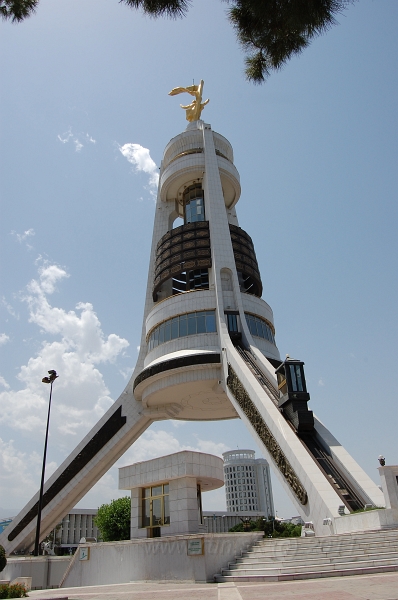 DSC_2611.JPG - Asgabad monument in 2008