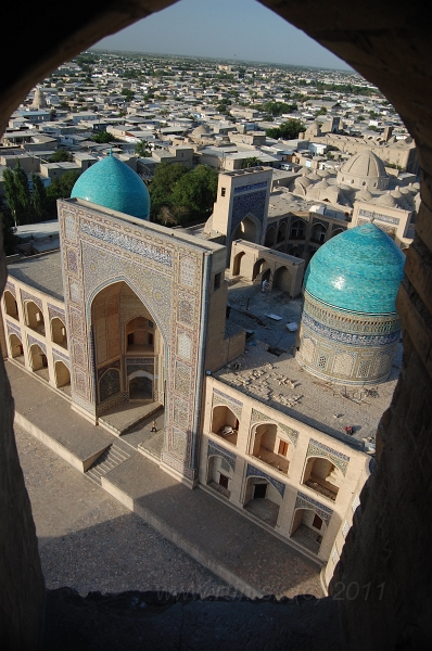 DSC_2045.JPG - Mir Arab madrasa, view from Kalon minaret, Buchara